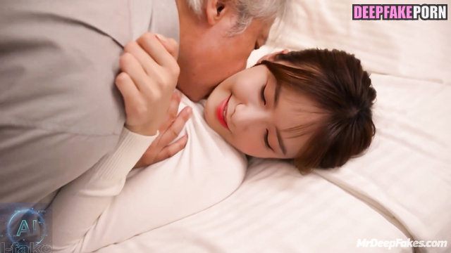 His ugly senile lips kissing her, Yoona in fetish sex tapes 少女時代 本物の偽物