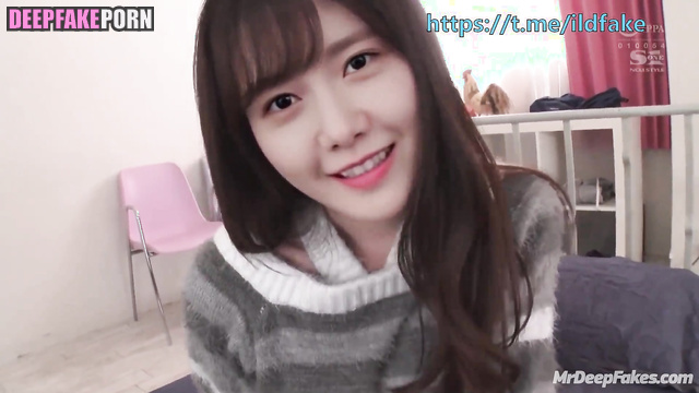 K-pop star of 少女時代 SNSD Yoona gladly shows her handjob skills ケー・ポップ