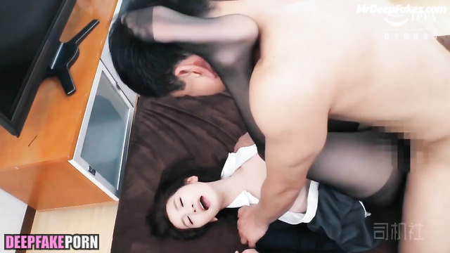 Chinese AI Guan Xiaotong loves rough sex = 假色情片 关晓彤