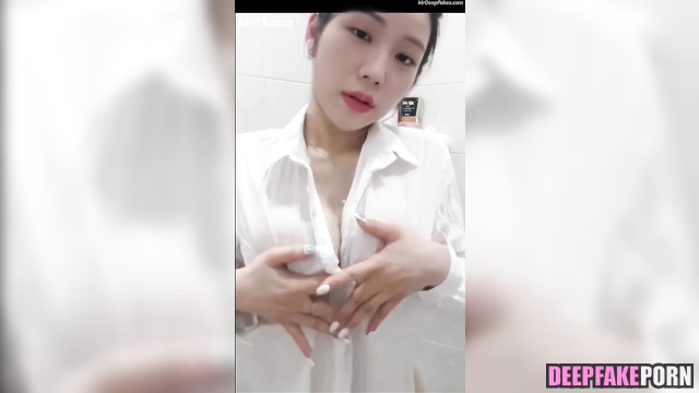 Jisoo BLACKPINK showing her breasts - adult video (지수 블랙핑크 젖가슴 어른들의 비디오)