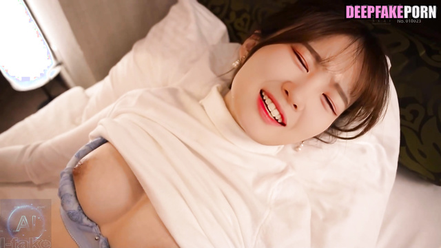 (릴카 가짜 연예인 포르노) Lilka internet celeb - look at her love with an old fart