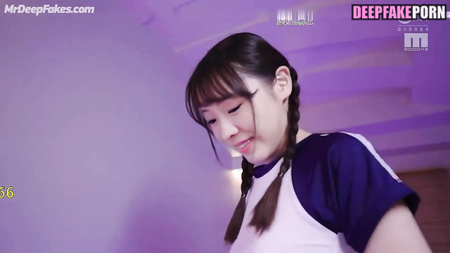 Male nipples turn her on / Huo Siyan (霍思燕 充满激情的性爱) smart face change