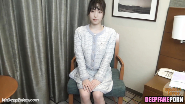 Lucky dude in mask 포르노 offered Kim Tae-ri 김태리 to take part in his porn