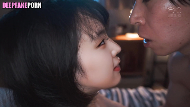 Her toes drive boys too crazy // 예지 있지 Yeji in hot foot fetish porn / [PREMIUM]