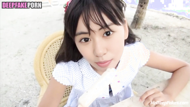 Look, how she will suck a banana / Wanyang Douyin (宛央抖音网 智能換臉) real fake