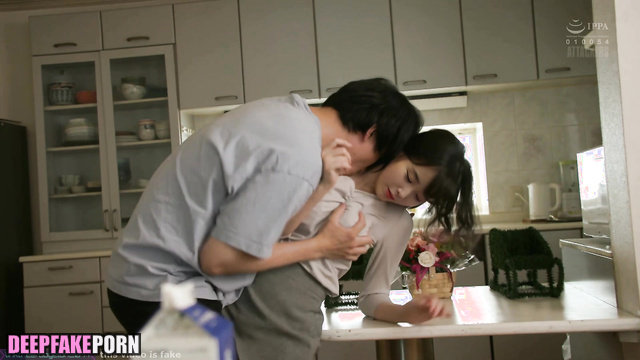 Korean 한국어 celebrity IU made kitchen place of wild passion 아이유 [PREMIUM]