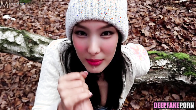 Sex scene with Nayeon playing with cum in park トゥワイス TWICE セックスシーン [PREMIUM]