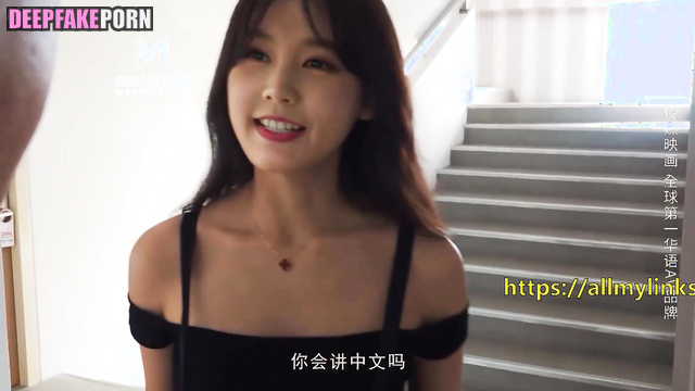 Hostel neighbor asked him to watch her undress, Li Yitong (李一桐 智能換臉) A.I.