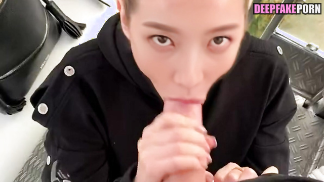 Babe did a great job by her mouth at extreme heights, fake IU 조이 진짜 가짜