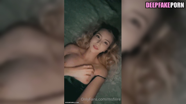 IU looks fabuluous in her new passionate sex video solo 아이유 열정적 섹스 [PREMIUM]