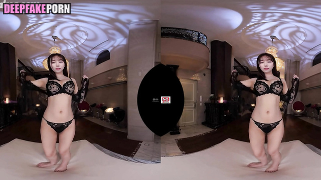 She can't decide what to wear on a date, fake Miyuki Watanabe (渡辺 美優紀 性別)