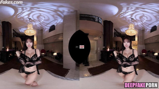 She can't decide what to wear on a date, fake Miyuki Watanabe (渡辺 美優紀 性別)