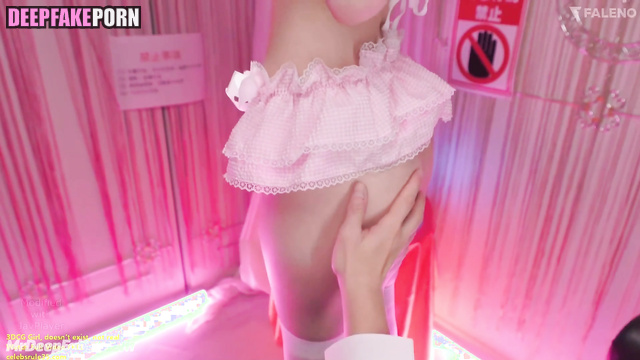 Go Youn-jung 고윤정 starts our 열정적 섹스 passionate sex with perfect handjob