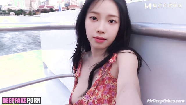 Guy sliding his dick between her legs in the bath - Karina (카리나 에스파) A.I.
