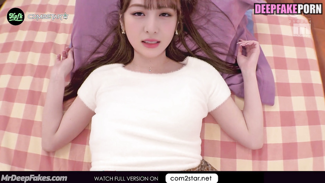 He gently caresses her body with his hands - Huh Yunjin (허윤진 르세라핌) fake