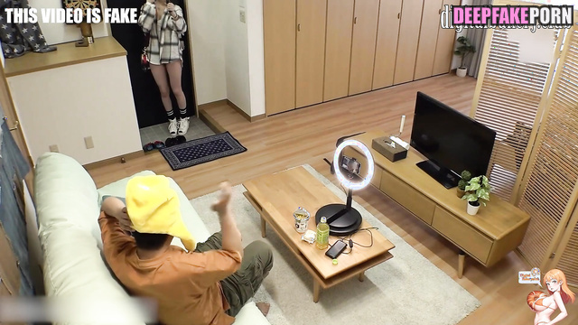 ルセラフィム フェイクポルノ her hairy pussy tastes well - Huh Yunjin smart face change