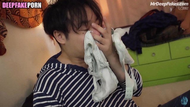 Boyfriend presented her cute sex toy / Yuri SNSD face swap 少女時代 ディープフェイク