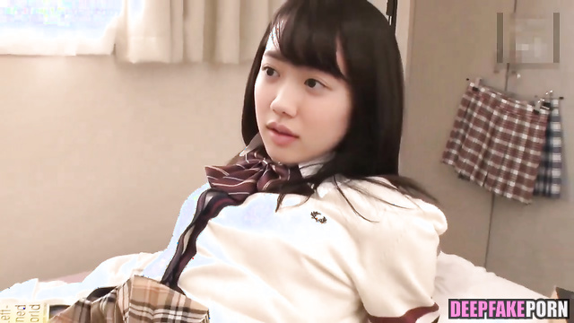 Pussy of Mana Ashida seduced him to try how she tastes 芦田愛菜 [日本人] Japanese