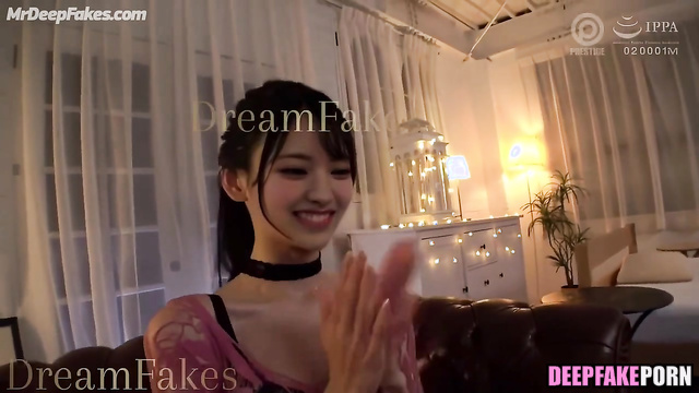 Kpop idol 케이팝 아이돌 Yuna patiently waits for me to give her dick 유나 ITZY 있지