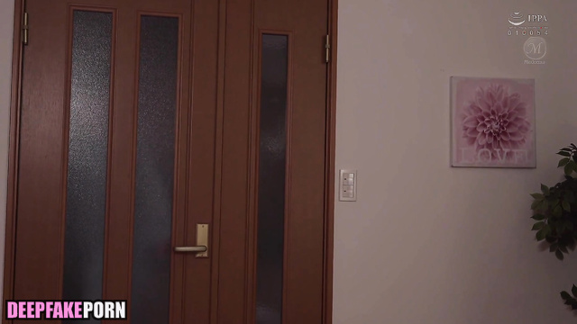 Guy kissing dirty bitch Li Xiaoran (李小冉 假名人色情片) during sex / face swap [PREMIUM]