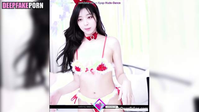 Cute Christmas dance for her lovely boy, Yuna solo ai scene / 유나 있지