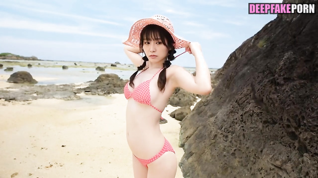 Brunette showed her pretty tits by the ocean / Neru Nagahama (長濱ねる 性別) ai
