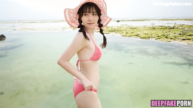 Brunette showed her pretty tits by the ocean / Neru Nagahama (長濱ねる 性別) ai