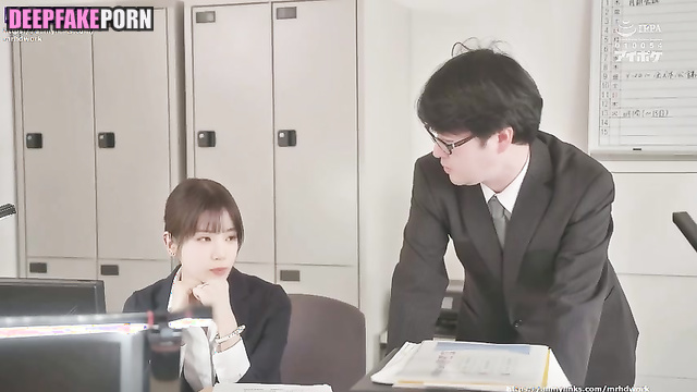 アイズワン ヌード Chaewon had no idea that a colleague makes such a hot cunni, ai