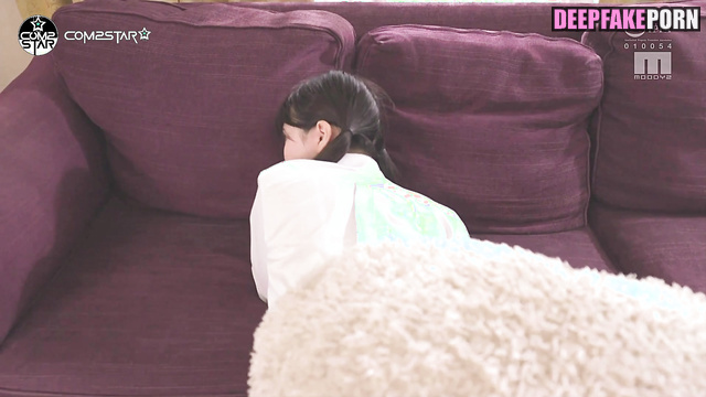 Wonyoung fucks her friend's boy while she is in another room ai アイヴ 性別 [PREMIUM]