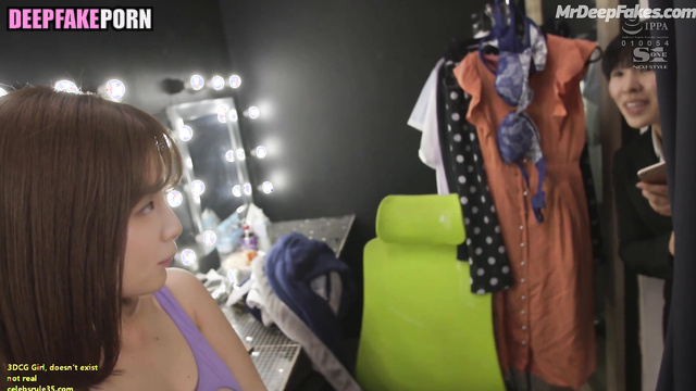 Ai Han So-hee (한소희 열정적 섹스) sucking cock her producer in the dressing room