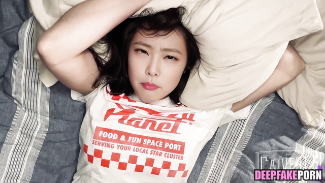 He doing something dirty at the bottom of her belly, ai Jennie 제니 블랙핑크