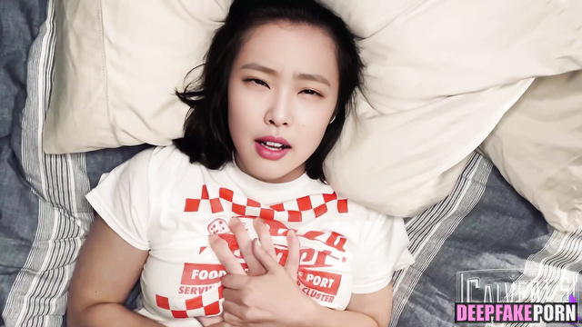 He doing something dirty at the bottom of her belly, ai Jennie 제니 블랙핑크