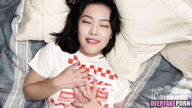 He doing something dirty at the bottom of her belly, ai Jennie 제니 블랙핑크