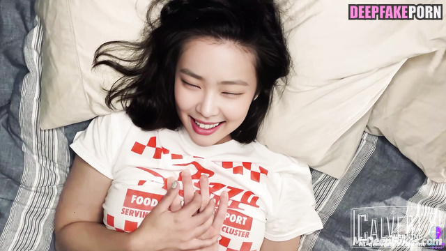 He doing something dirty at the bottom of her belly, ai Jennie 제니 블랙핑크