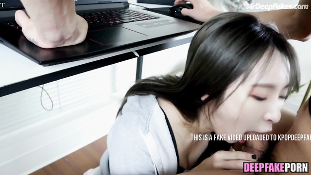 Elkie Chong CLC: blowjob in the office - artificial intelligence (엘키 씨엘씨 사까시 인공 지능)