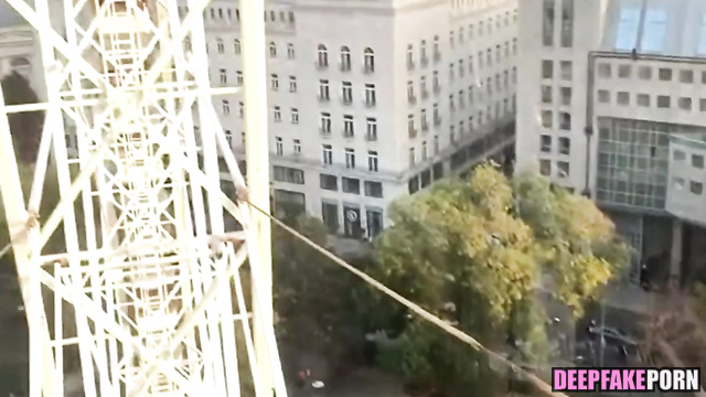 Sexy idol IU sucking dick in public (섹시한 아이돌 아이유 빨다)