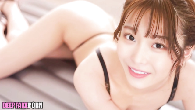 IU 이지은 Lee Ji Eun 은 두 번째로 편안함을 제공합니다.