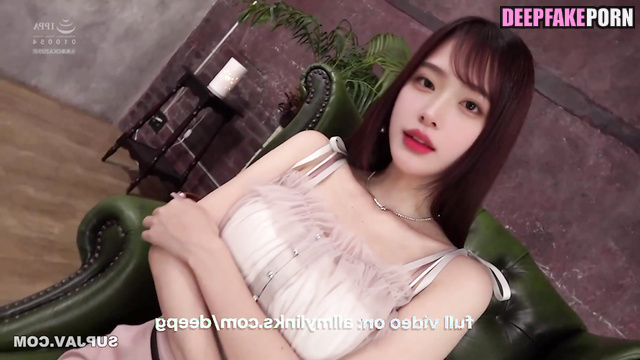 Deepfake Chuu 츄 이달의 소녀 has mesmerizing boobs