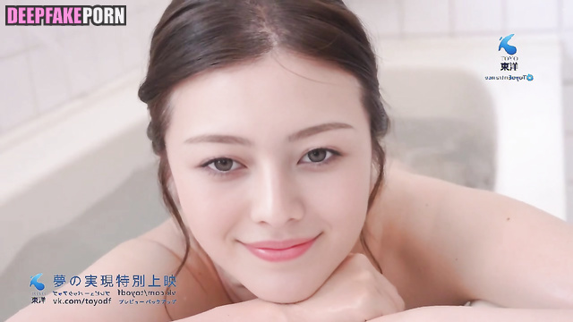 Fake Minami Umezawa  梅澤 美波 うめざわ みなみ 乃木坂46 - Naked in the bathroom