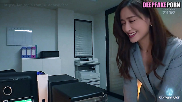 not tong liya office sex preview(完整看简介 假佟丽娅办公室 中字17:46)