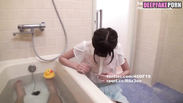 浜辺美波 Hamabe Minami sucks me in bath (ディープフェイク エロ  deepfake) [PREMIUM]