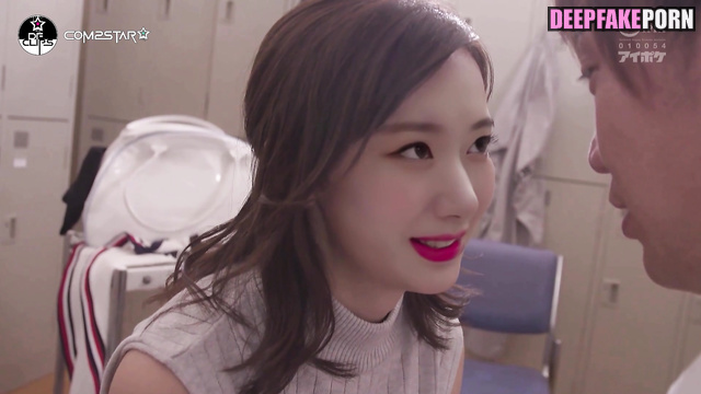 Fake Chaeryeong ITZY oral sex in locker room / 채령 있지 [PREMIUM]